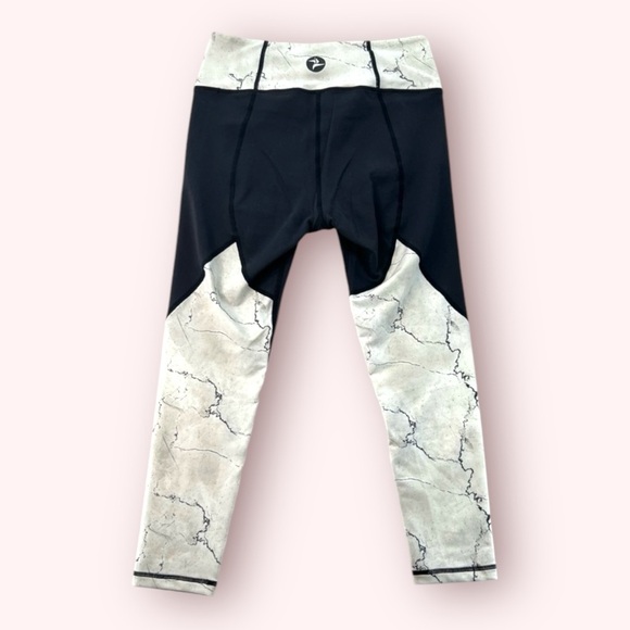 Citta X Kayla Wang Athletic Cropped Leggings Women's Size M Black White Marble - Picture 3 of 9